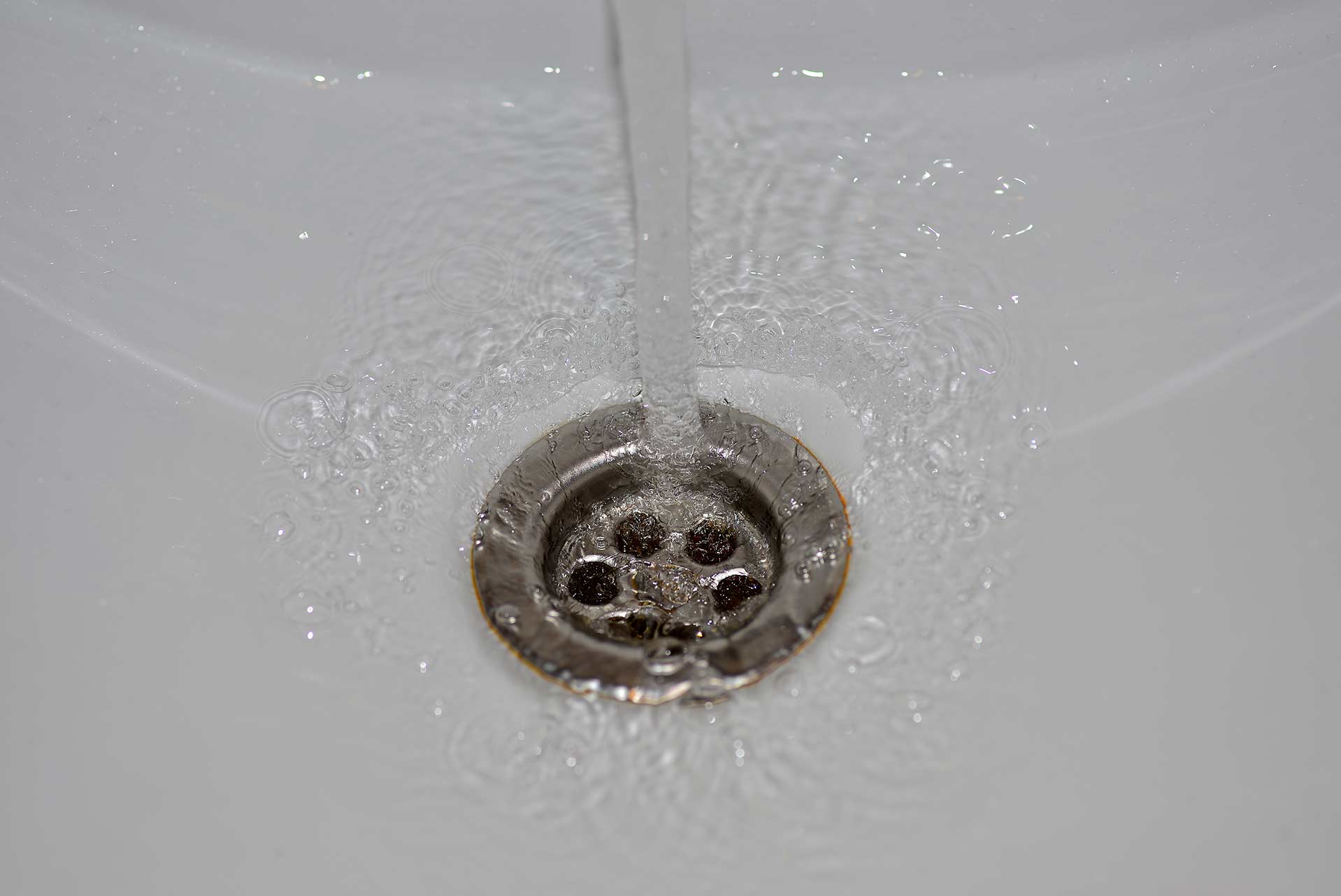 A2B Drains provides services to unblock blocked sinks and drains for properties in Aylesbury.